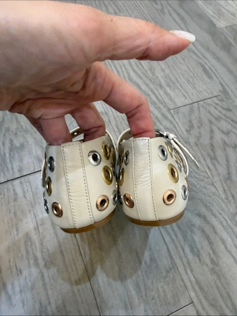 Saks Fifth Avenue Cream  Flats with Multitone Grommets